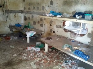 Algumas unidades ficaram destruídas, segundo a titular da Sejuc. Na foto, uma cela de Alcaçuz após as rebeliões (Foto: Divulgação/Sindasp-RN)