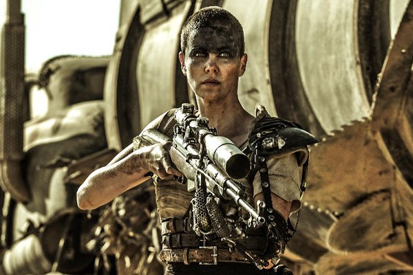 Charlize Theron como a personagem Furiosa em Mad Max: Estrada da Fúria (2015) (Foto: Divulgação)