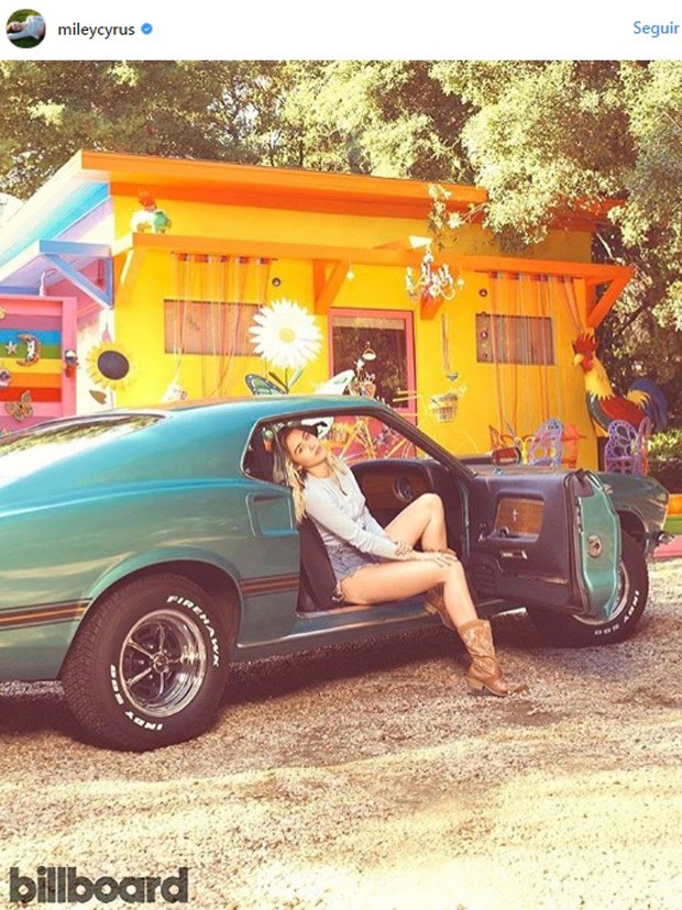 Miley Cyrus revela estúdio particular todo colorido (Foto: reprudução)