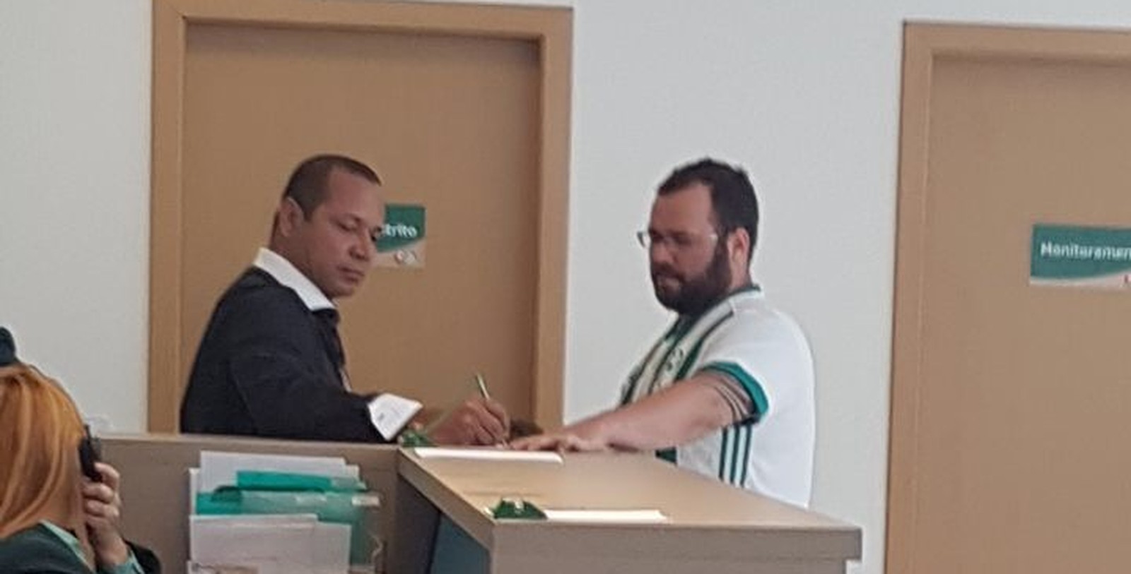 Foto com pai de Neymar viraliza e torcedor brinca: “Queria saber sobre Lucas Lima