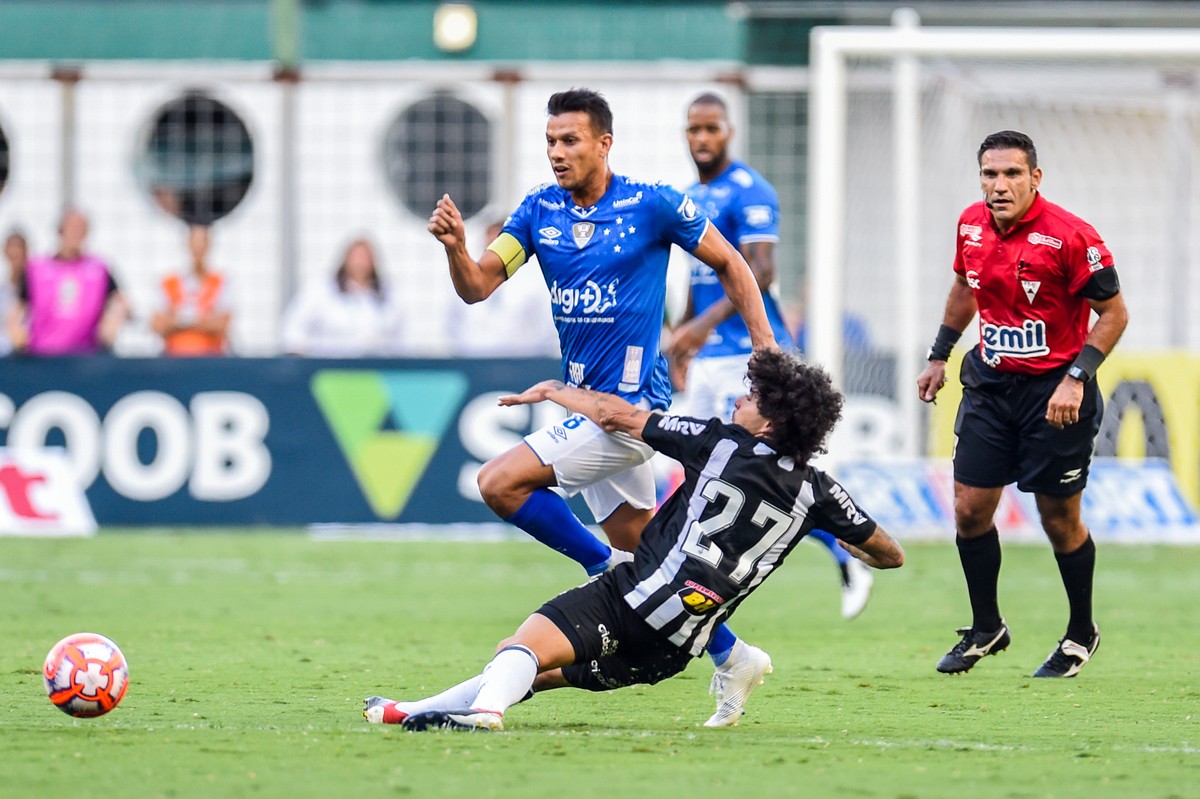 x Cruzeiro CBF confirma datas e horários de clássicos pela Copa do Brasil futebol