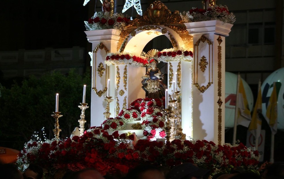 Anualmente, milhares de fiéis participam da procissão de Santa Luzia, em Mossoró (Arquivo) — Foto: Marcelino Neto