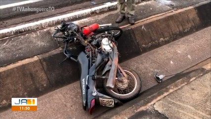 Motociclista passa mal, para moto e é atingido por carro na BR-153 em Araguaína