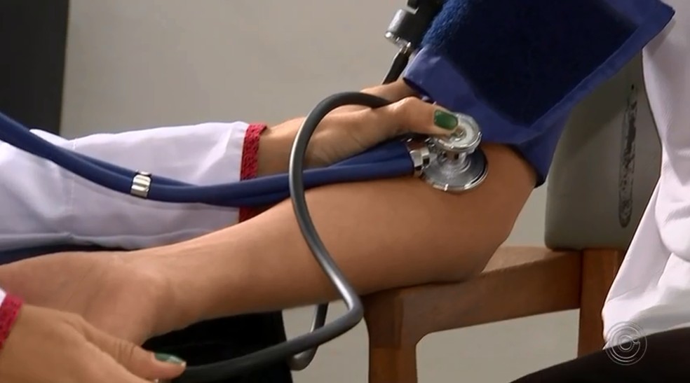 Pesquisa aponta que consumo de café antes de atividades físicas pode causar problemas no coração — Foto: TV TEM/Reprodução