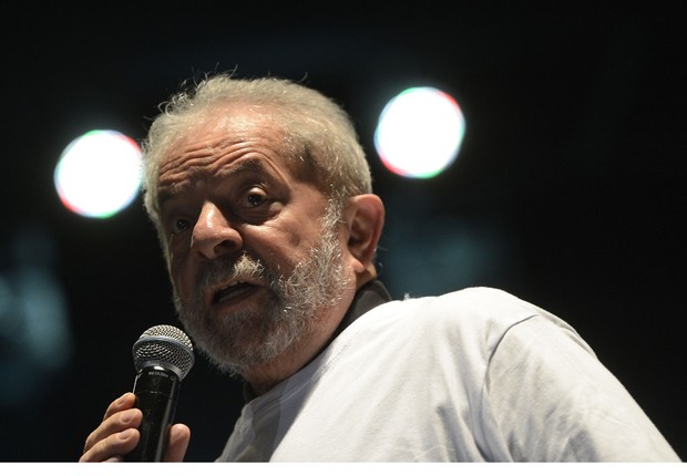 O ex-presidente Luiz Inácio Lula da Silva participa do lançamento da campanha "Se é público é para todos", no Rio (Foto: Fernando Frazão/Agência Brasil)