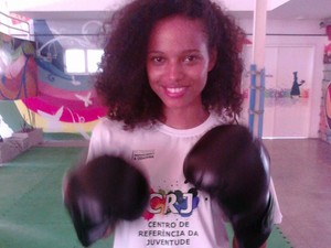 Beatriz Fortunato está treinando MMA na comunidade do Jacarezinho (Foto: Caldeirão do Huck/TV Globo)