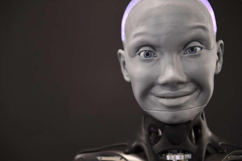 Ameca, o robô que impressiona por semelhança com humanos — Foto: Patrick T. Fallon/AFP