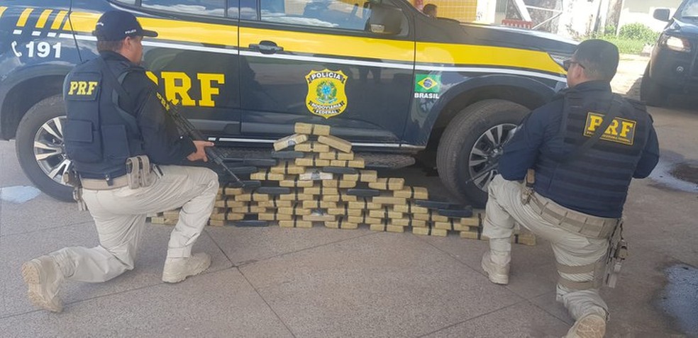 Mais de 70 kg de pasta base de cocaína são apreendidos na BR-135, no Maranhão — Foto: Divulgação/ PRF
