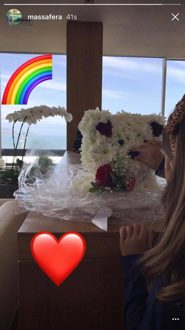 Sofia, filha de Grazi Massafera, recebe presente no aniversário (Foto: Reprodução / Instagram)