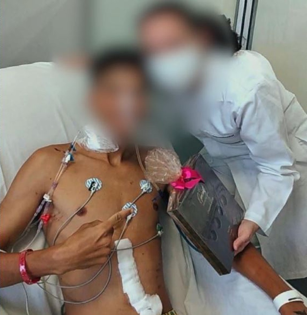 Jovem segue internado em um hospital particular — Foto: Reprodução/TV Gazeta