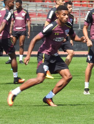 Com Cueva e Buffarini, de volta, Tricolor tem confronto direto com Figueirense