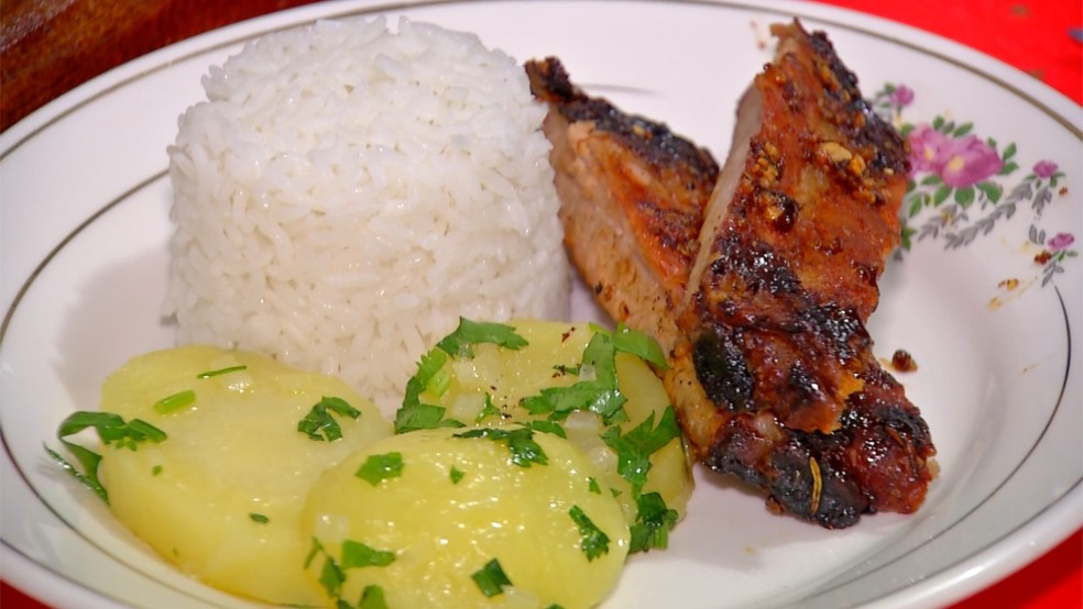 Chef De Suzano Ensina Preparo De Costelinha Ao Molho