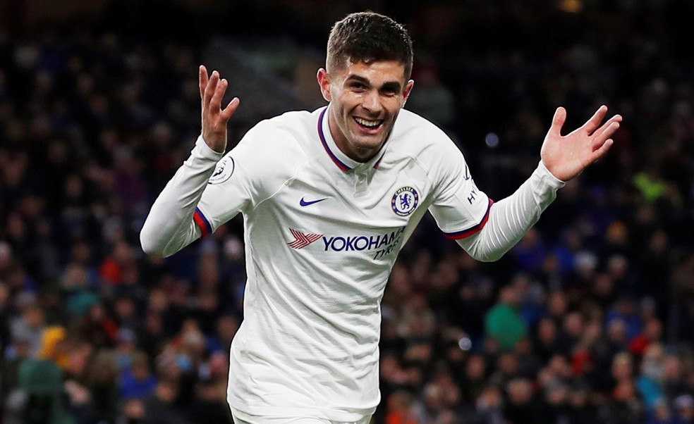 Quase sem querer? Pulisic marca os primeiros três gols com a camisa do Chelsea — Foto: Lee Smith/Reuters