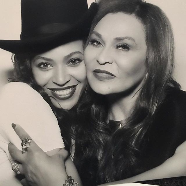 Beyoncé e a mãe, Tina Knowles (Foto: Reprodução/Instagram)