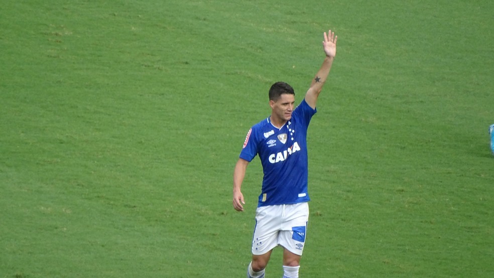 Thiago Neves avalia atuação do Cruzeiro e lamenta 
