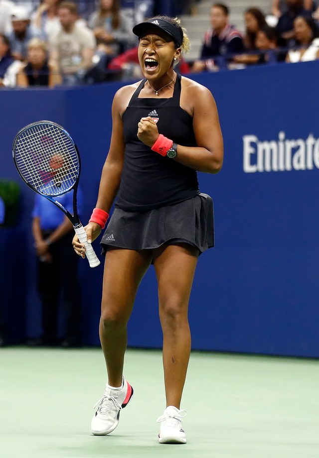NEW YORK, NY - SEPTEMBER 08:  Naomi Osaka of Japan celebrates winning a point in the Women's Singles finals match against Serena Williams of the United States on Day Thirteen of the 2018 US Open at the USTA Billie Jean King National Tennis Center on Septe (Foto: Getty Images)