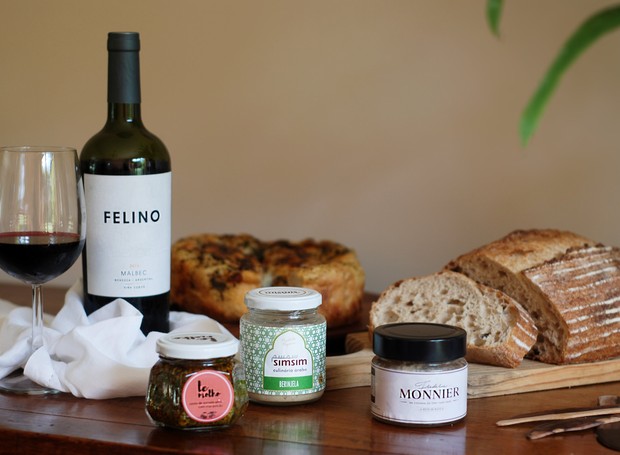 Para o domingo dos pais, a Filone entregará kits com vinho e pão (Foto: Divulgação/Clarisse Sveiter)