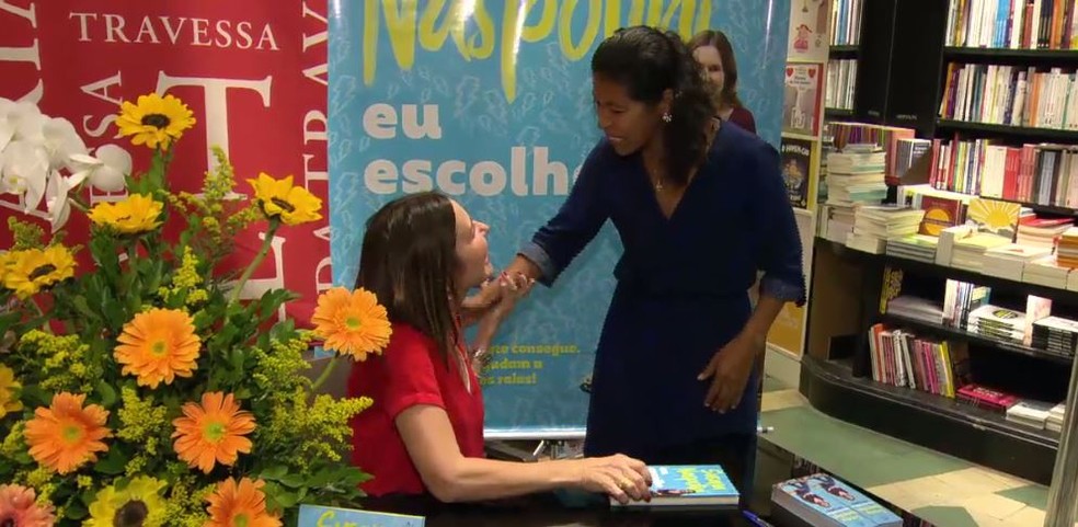 Susana Naspolini lança livro 'Eu escolho ser feliz' no Leblon — Foto: Reprodução