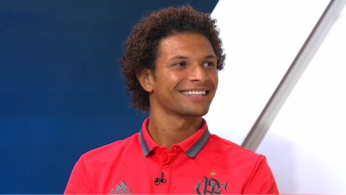 Arão destaca variação tática do Fla com Muricy: Trabalho do professor