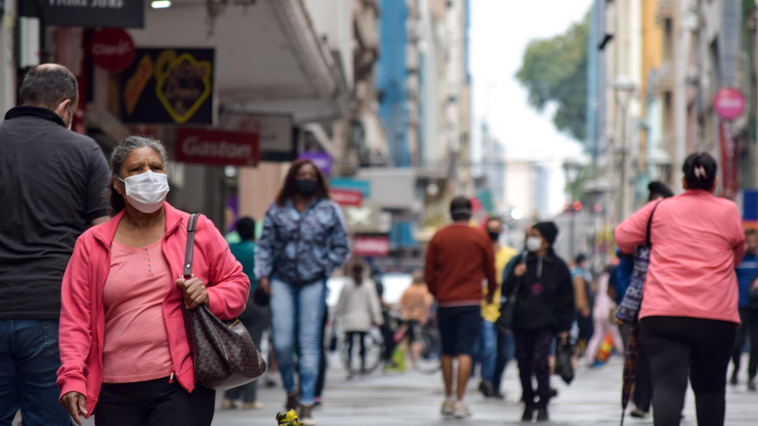 Porto Alegre libera funcionamento de bares, restaurantes, shoppings e museus com restrições 