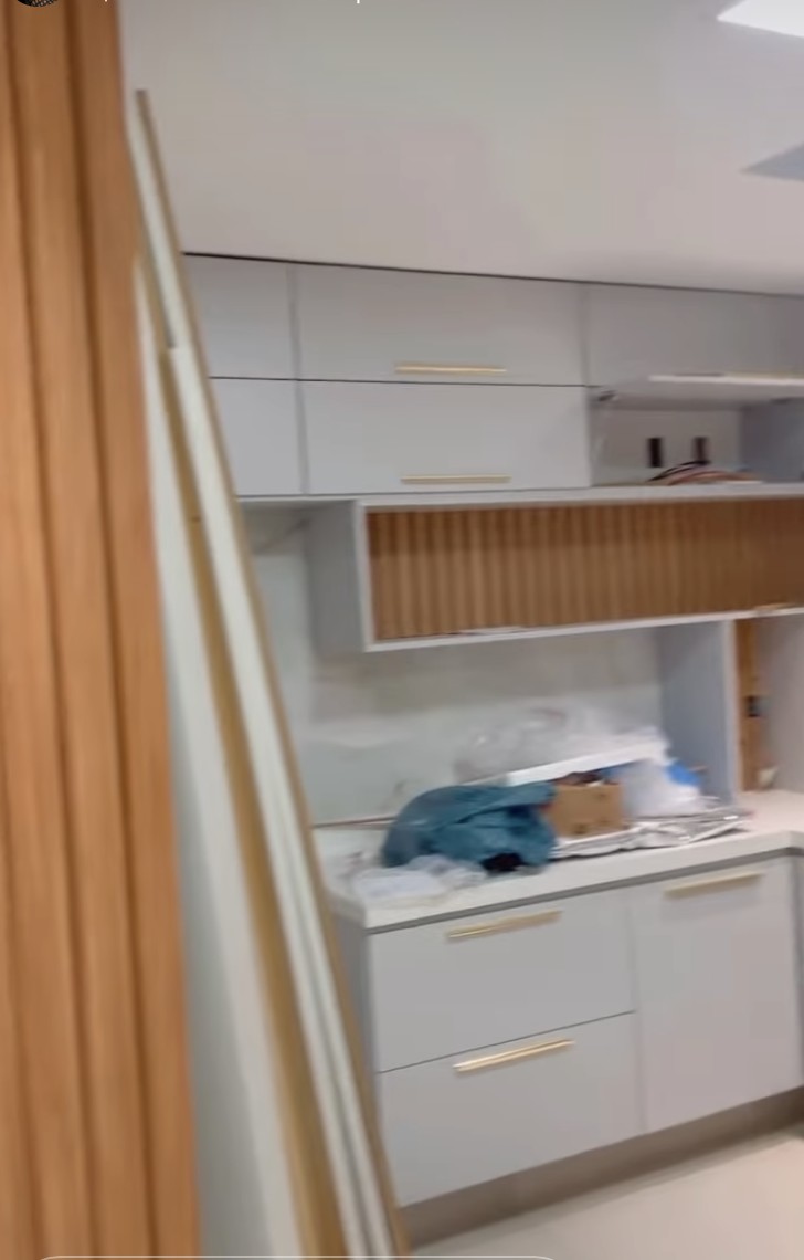 Detalhes dos armários da cozinha da casa de Camilla de Lucas — Foto: Reprodução/Instagram
