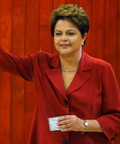 Em votação apertada, Dilma é reeleita (Paulo Whitaker/Reuters)