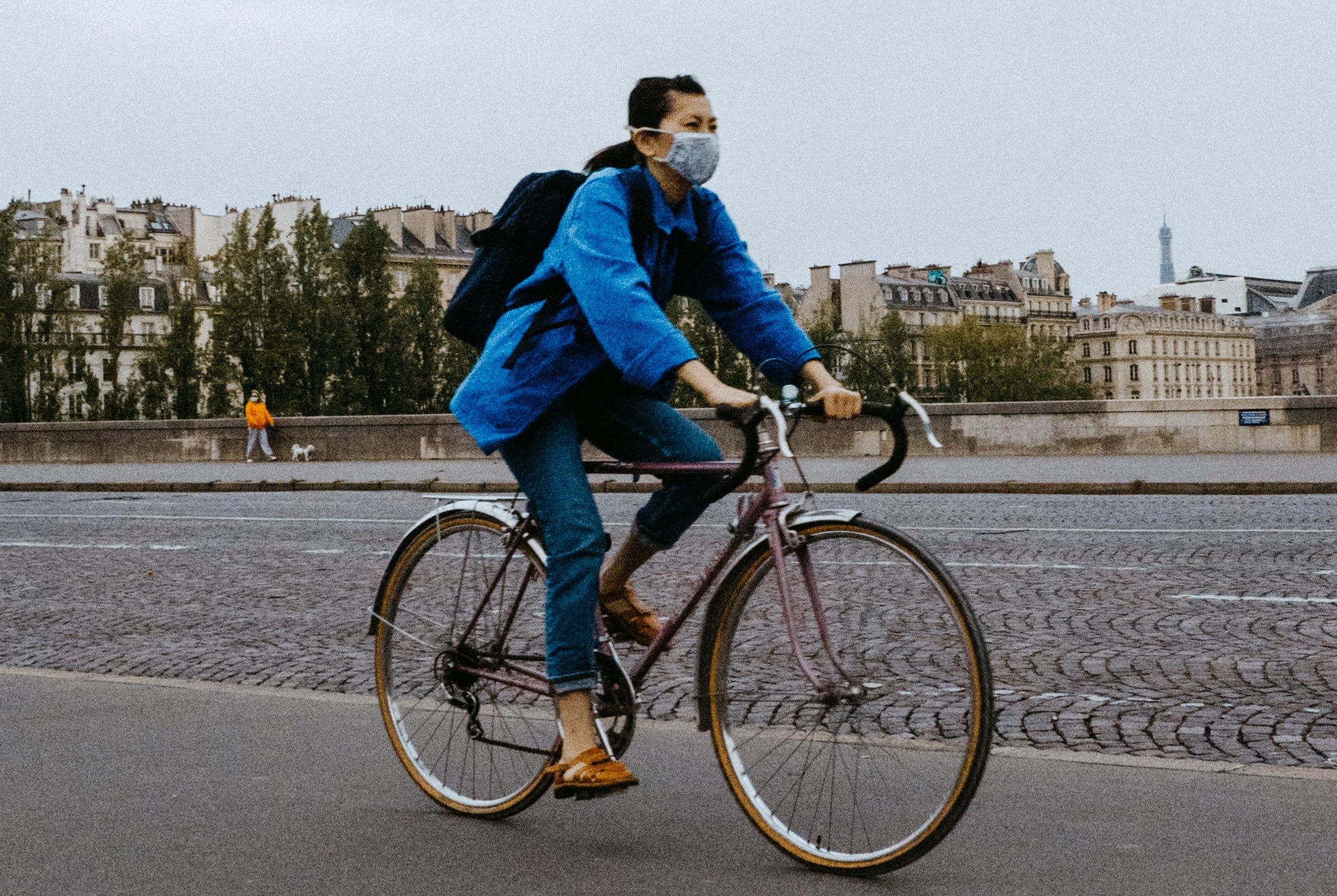 Cientistas não encontraram evidências de que a máscara pudesse comprometer a respiração de pessoas saudáveis durante exercícios físicos (Foto: Alexandre Van Thuan / Unsplash)