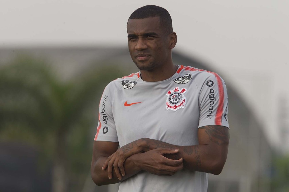 Zagueiro Marllon move ação na Justiça do Trabalho contra o Corinthians e cobra R$ 6,1 milhões