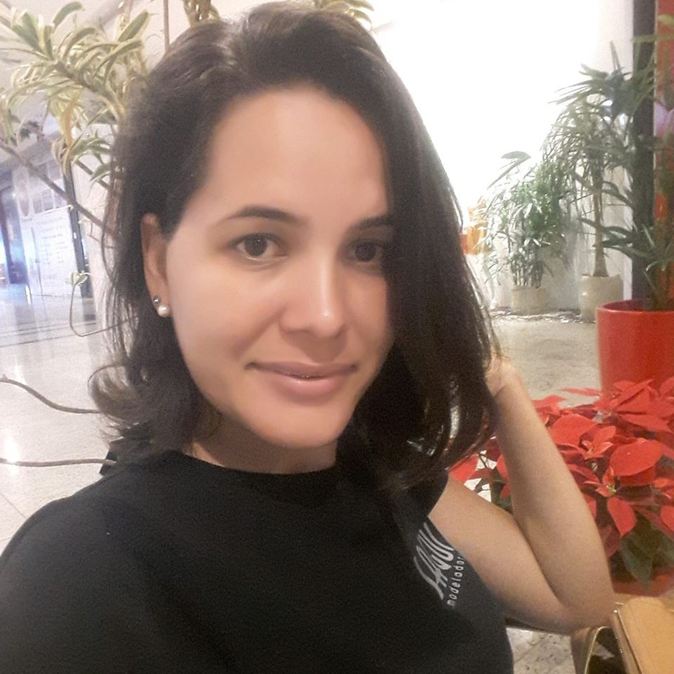 Dayane Mendonça Comunello, de 33 anos, foi encontrada morta em Várzea Grande — Foto: Facebook/Reprodução