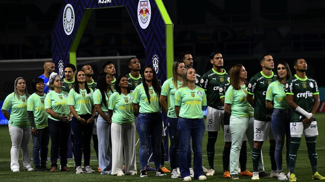 Jogadores do Palmeiras antes da partida contra o Bragantino