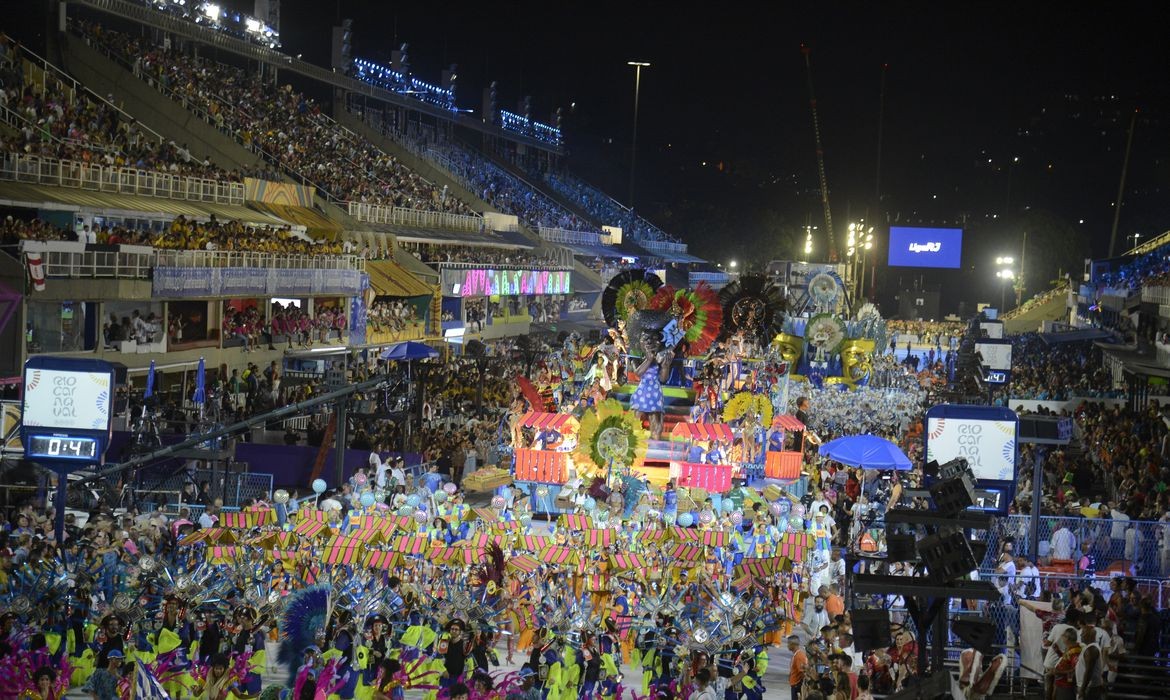 Desfile de Carnaval no Sambódromo do Rio de Janeiro (Foto: Tomaz Silva/ Agência Brasil)