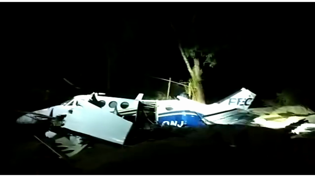 Aeronave foi retirada da correnteza na noite desse sábado (6) — Foto: Redes Sociais