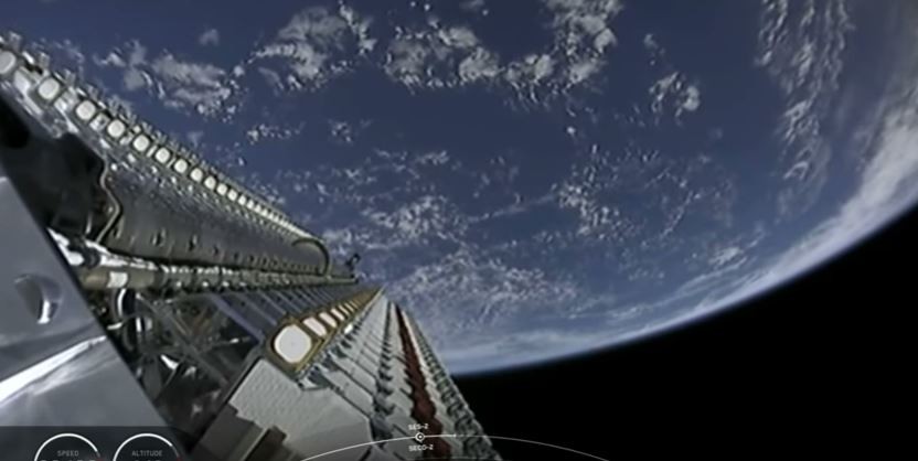 O satélite Space X está em órbita (Imagem: Play: Youtube / Space X)