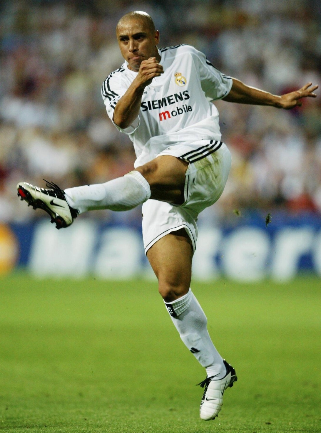 Roberto Carlos também foi Campeão do Mundo com a Seleção Brasileira em 2002 (Foto: Reprodução / Instagram)