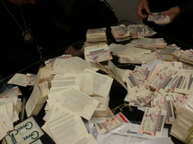 Operação foi deflagrada na manhã desta quinta-feira (10) contra lavagem de dinheiro e peculato (Foto: Polícia Civil / Divulgação)