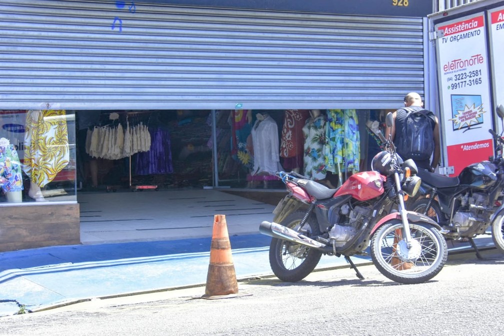 Loja no bairro Alecrim, neste sábado (20) em Natal.  — Foto: Pedro Vitorino