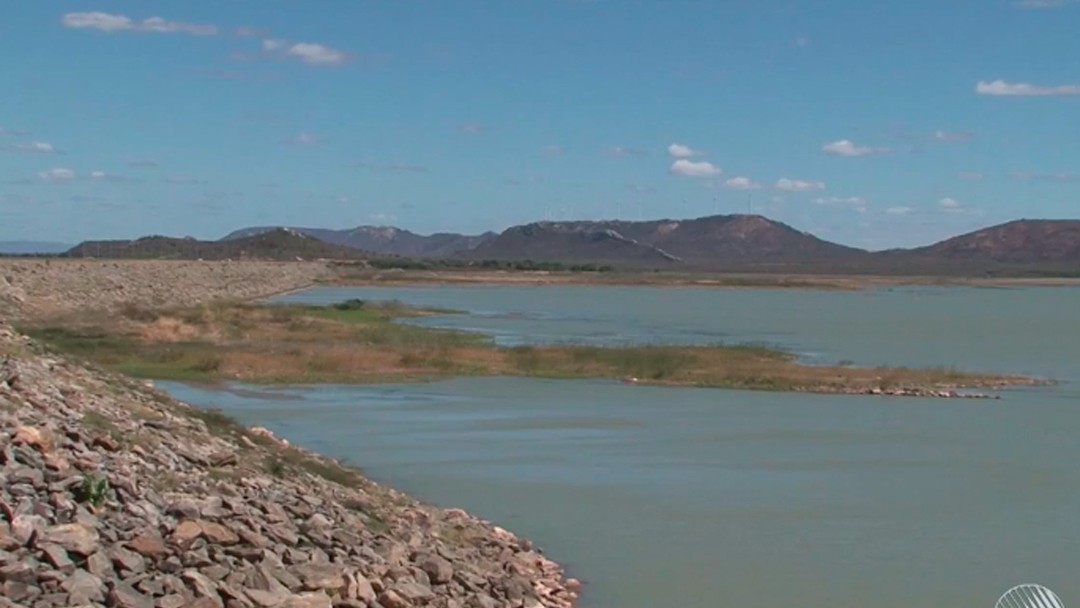 Resultado de imagem para FOTOS Seca ameaça agricultura irrigada na divisa da Bahia e Pernambuco