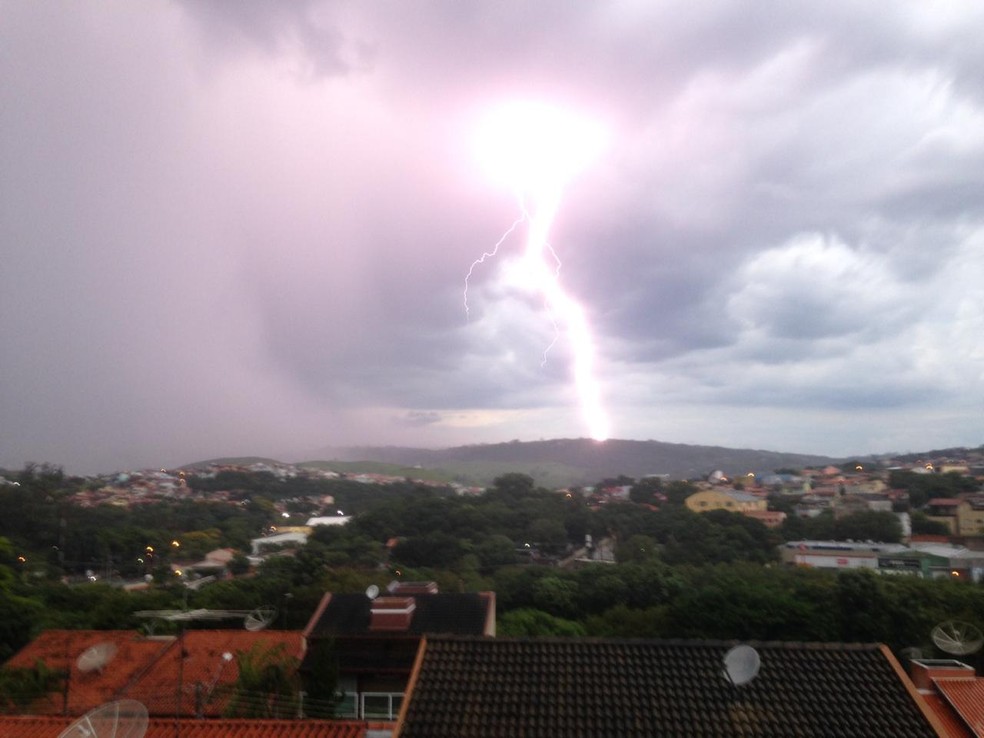 Temporal atingiu Campinas no fim da tarde desta quarta-feira (1º) — Foto: Luiz Polvere