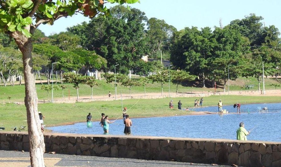 Banhistas e pescadores ignoram quarentena e frequentam represa do Broa em Itirapina; veja fotos