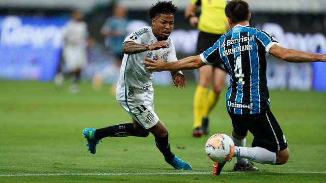 Herói em virada do Palmeiras, Weverton volta a defender um pênalti com bola  rolando após quatro anos - Gazeta Esportiva