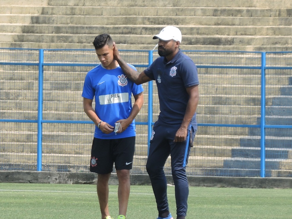Renan Areias e Dyego Coelho, sub-20 do Corinthians (Foto: Marcelo Braga)