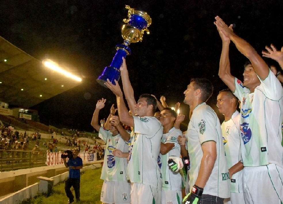 O último campeão paraibano sem ser o Trio de Ferro foi o Sousa, em 2009 — Foto: Leonardo Silva / Jornal da Paraíba