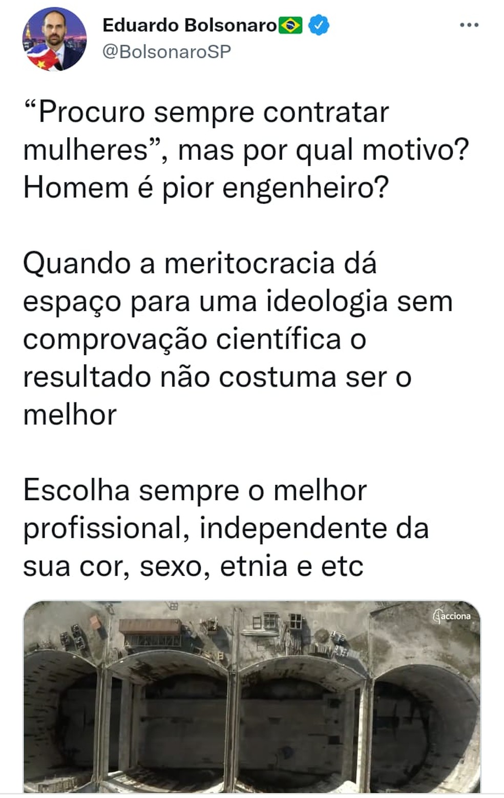 Eduardo Bolsonaro faz comentário machista e preconceituoso nas redes sociais relacionando mulheres à cratera do Metrô — Foto: Reprodução