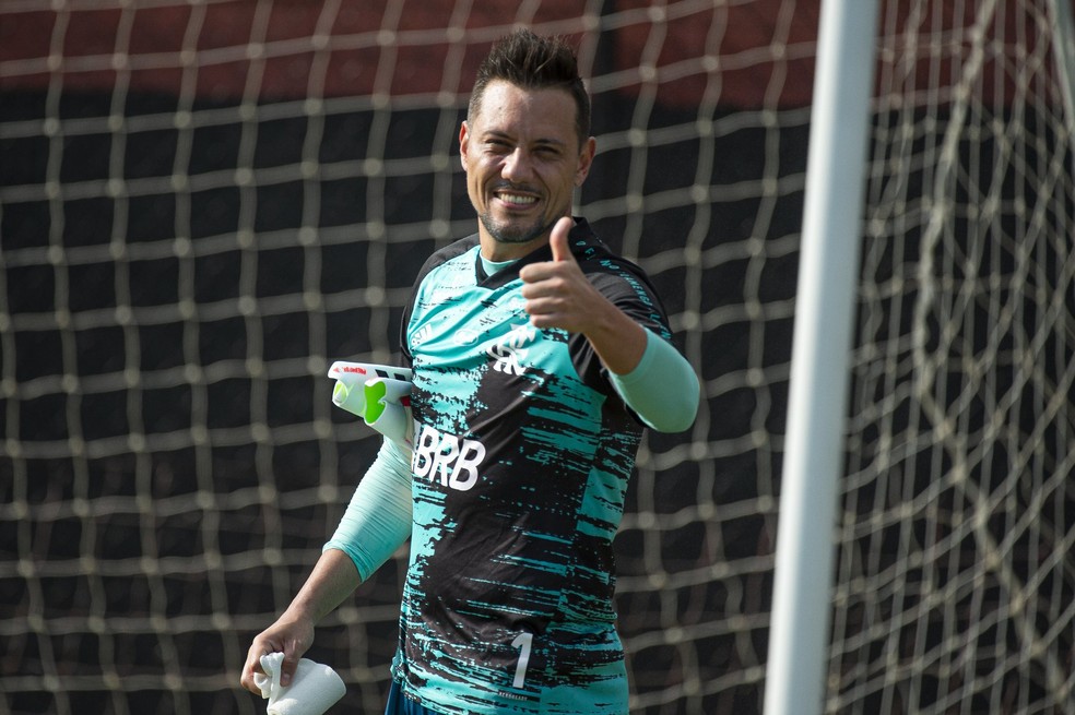 Diego Alves no treino do Flamengo — Foto: Alexandre Vidal/Flamengo