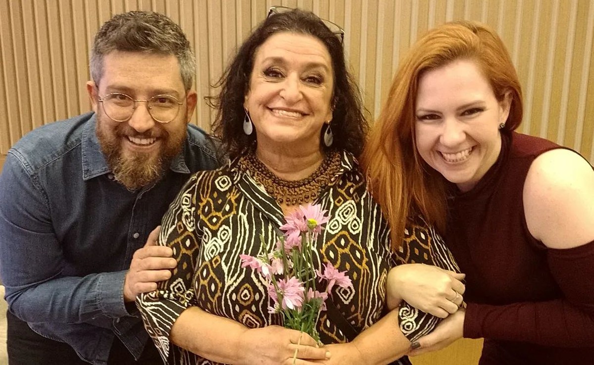 Grace Gianoukas reencontra João Victor dAlves e Pamella Domingues, seus filhos em Rá-Tim-Bum (1990-1994) (Foto: Reprodução/Instagram)