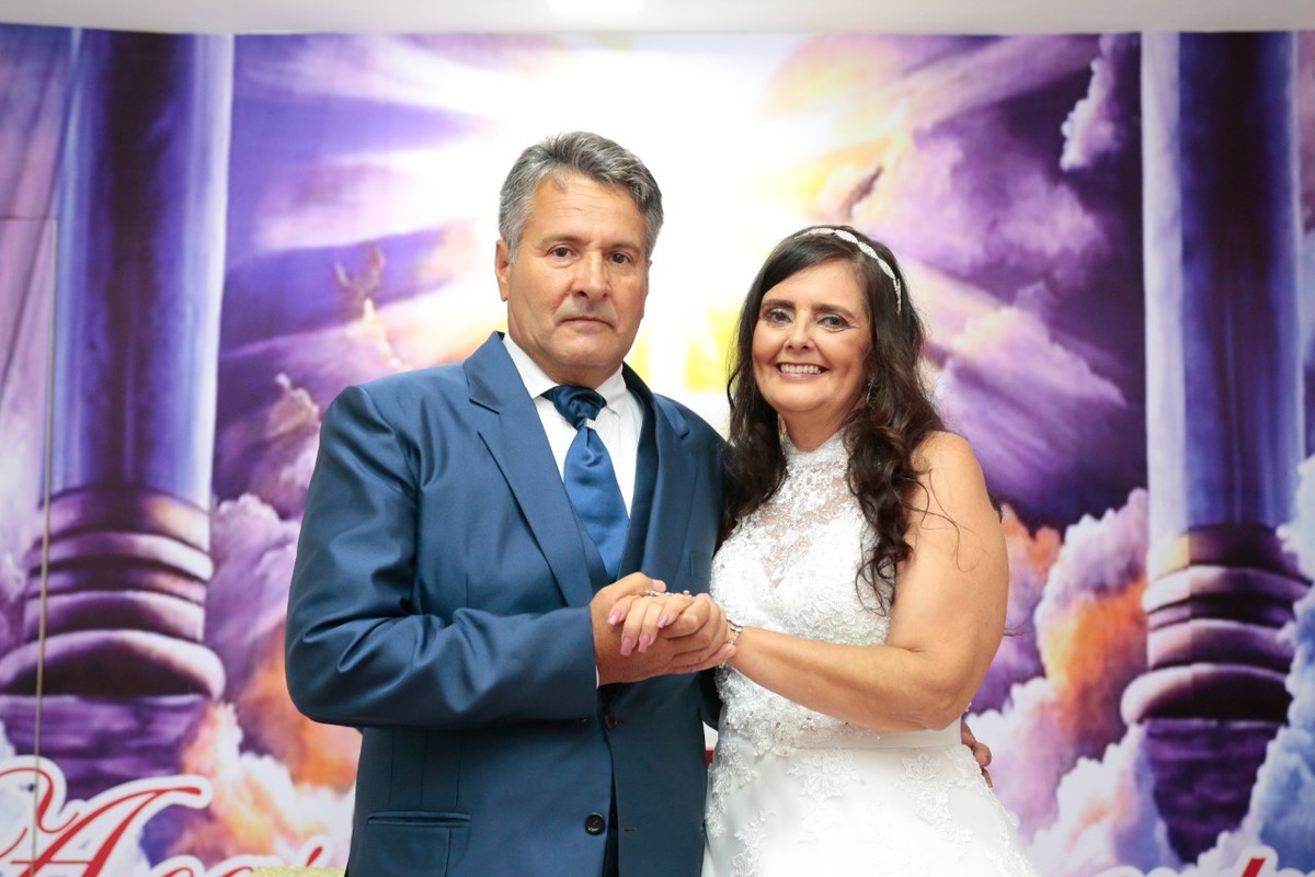 Baiana revela felicidade ao lado de marido um ano após casamento no 1º encontro em aeroporto: 'Doidice que deu certo'