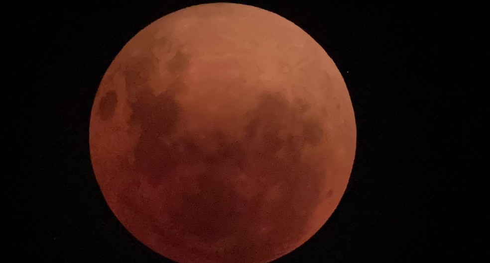 Eclipse da Lua registrado de Curitiba — Foto: Maria Cristina Antunes/Você na RPC
