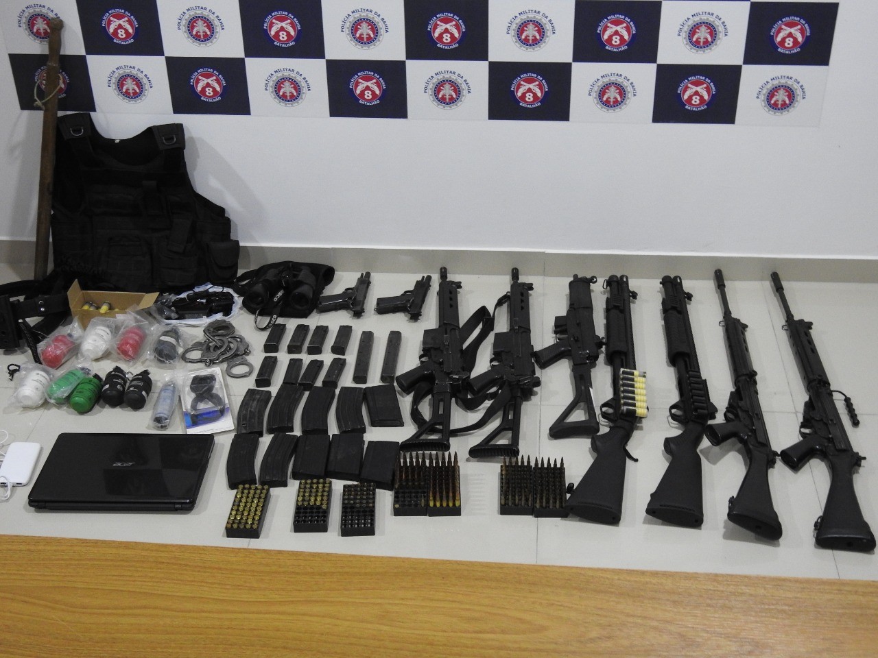 Policial Militar de Minas Gerais é preso com armas e granadas no sul da Bahia; PM é suspeito de roubar equipamentos