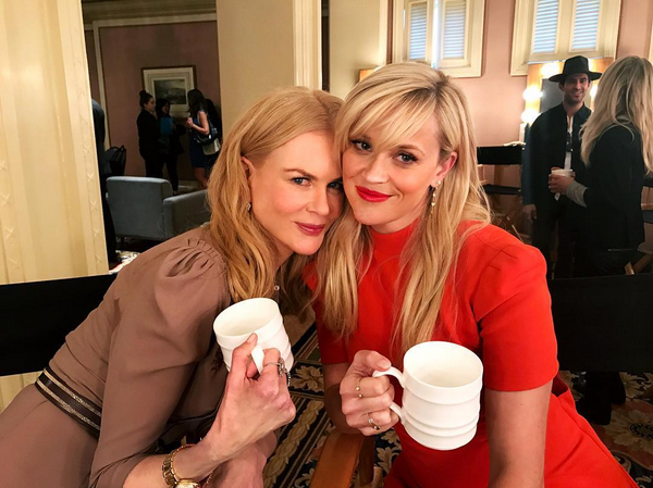 A foto compartilhada por Reese Whiterspoon celebrando o aniversário de 50 anos de Nicole Kidman (Foto: Instagram)
