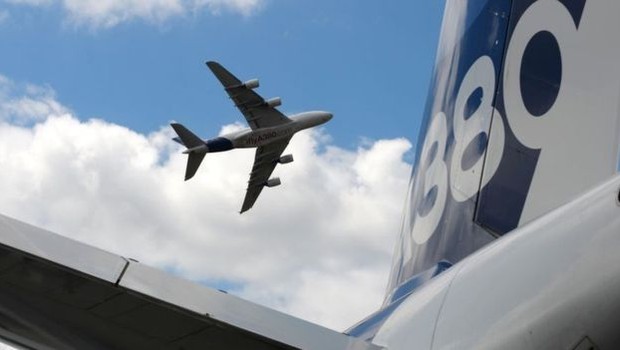 A OMC entendeu que a Uniao Europeia concedeu subsídio indevido à fabricante Airbus, prejudicando a concorrente americana Boeing (Foto: Getty Images via BBC)